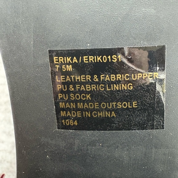 Steve Madden Womens Erika Ankle Sock Booties Size 7.5 Black Leather Almond Toe - Picture 9 of 9